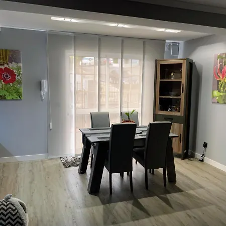 Apt- Sleeps 2 - Pool & Parking - Madeira *