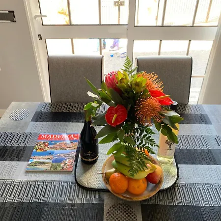 Apt- Sleeps 2 - Pool & Parking - Madeira * Funchal (Madeira)