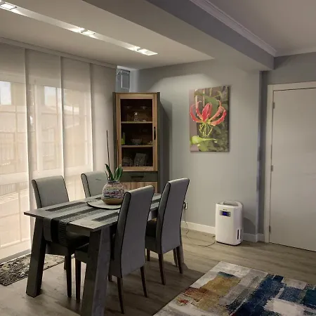 Apt- Sleeps 2 - Pool & Parking - Madeira Apartment