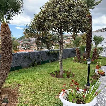 Apt- Sleeps 2 - Pool & Parking - Madeira דירה *