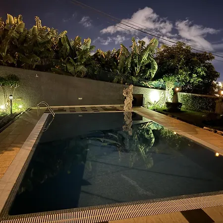 Apartment Apt- Sleeps 2 - Pool & Parking - Madeira Funchal (Madeira)