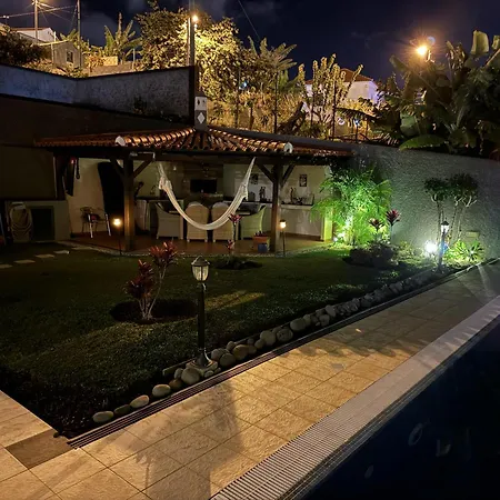 Apartment Apt- Sleeps 2 - Pool & Parking - Madeira *