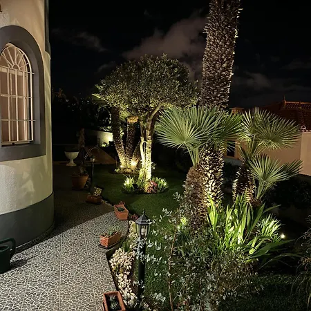 Apt- Sleeps 2 - Pool & Parking - Madeira דירה פונשל