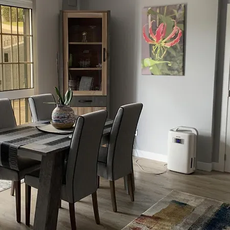 Apt- Sleeps 2 - Pool & Parking - Madeira *