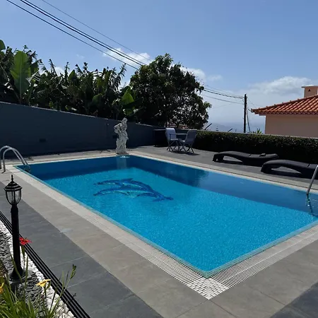 Apt- Sleeps 2 - Pool & Parking - Madeira דירה פונשל