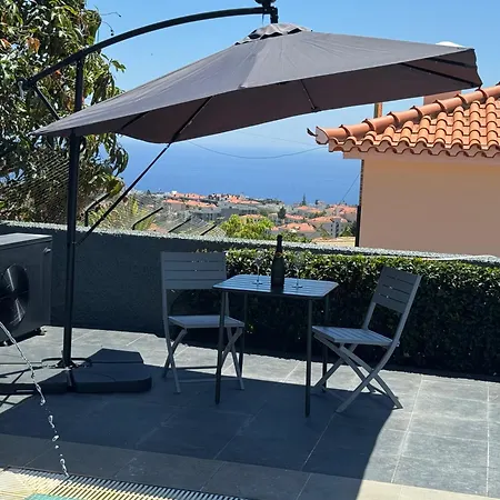 Apt- Sleeps 2 - Pool & Parking - Madeira * פונשל