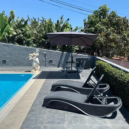 Apt- Sleeps 2 - Pool & Parking - Madeira アパート フンシャル