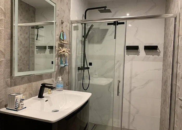 Apt- Sleeps 2 - Pool & Parking - Madeira フンシャル