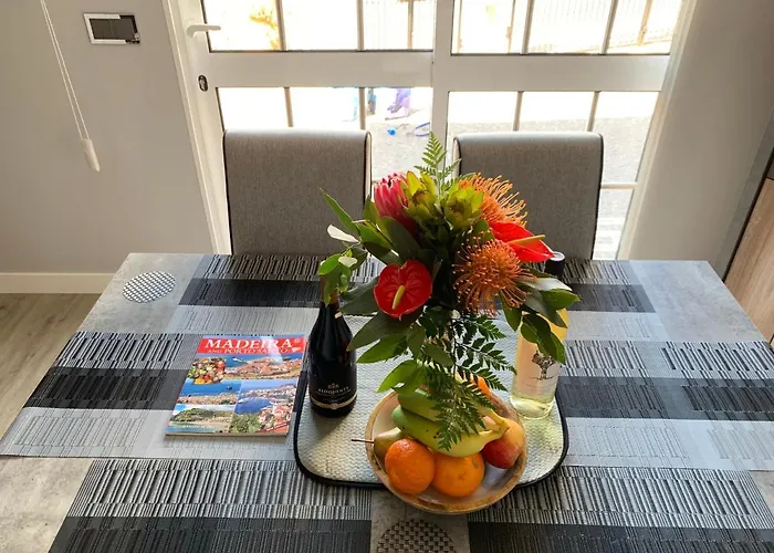 Apt- Sleeps 2 - Pool & Parking - Madeira * フンシャル