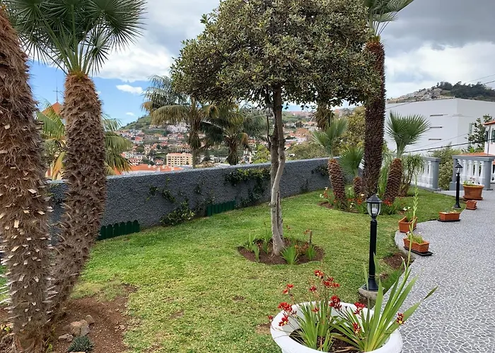 Apt- Sleeps 2 - Pool & Parking - Madeira Apartament *