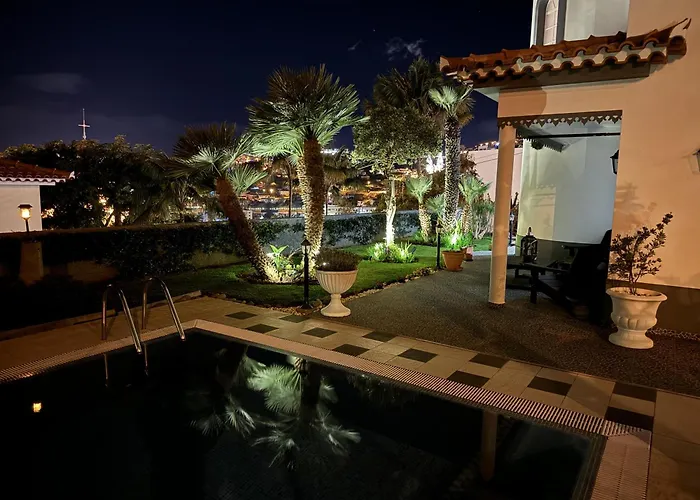 Apartament Apt- Sleeps 2 - Pool & Parking - Madeira