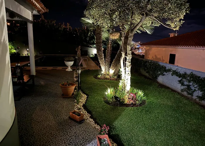 Apt- Sleeps 2 - Pool & Parking - Madeira *