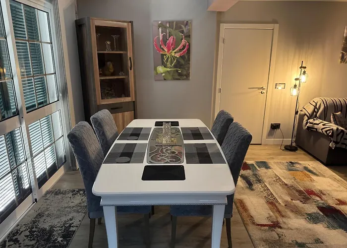 Apartament Apt- Sleeps 2 - Pool & Parking - Madeira *