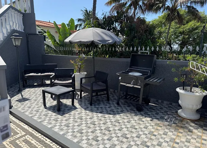 Apartament Apt- Sleeps 2 - Pool & Parking - Madeira *