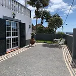 Daire Apt- Sleeps 2 - Pool & Garden - Madeira Funchal