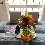 Apt- Sleeps 2 - Pool & Garden - Madeira * פונשל