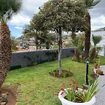 Apt- Sleeps 2 - Pool & Garden - Madeira דירה *