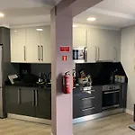 Daire Apt- Sleeps 2 - Pool & Garden - Madeira *