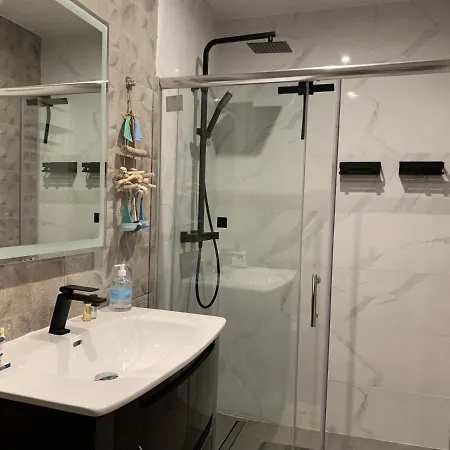 Apt- Sleeps 2 - Pool & Parking - Madeira Φουνκάλ