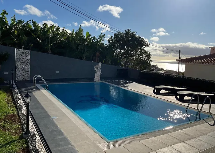 Apt- Sleeps 2 - Pool & Parking - Madeira アパート フンシャル