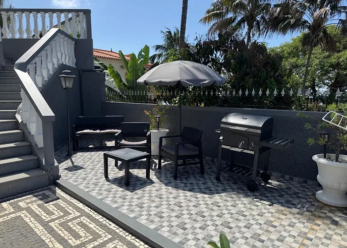 Apt- Sleeps 2 - Pool & Parking - Madeira アパート *